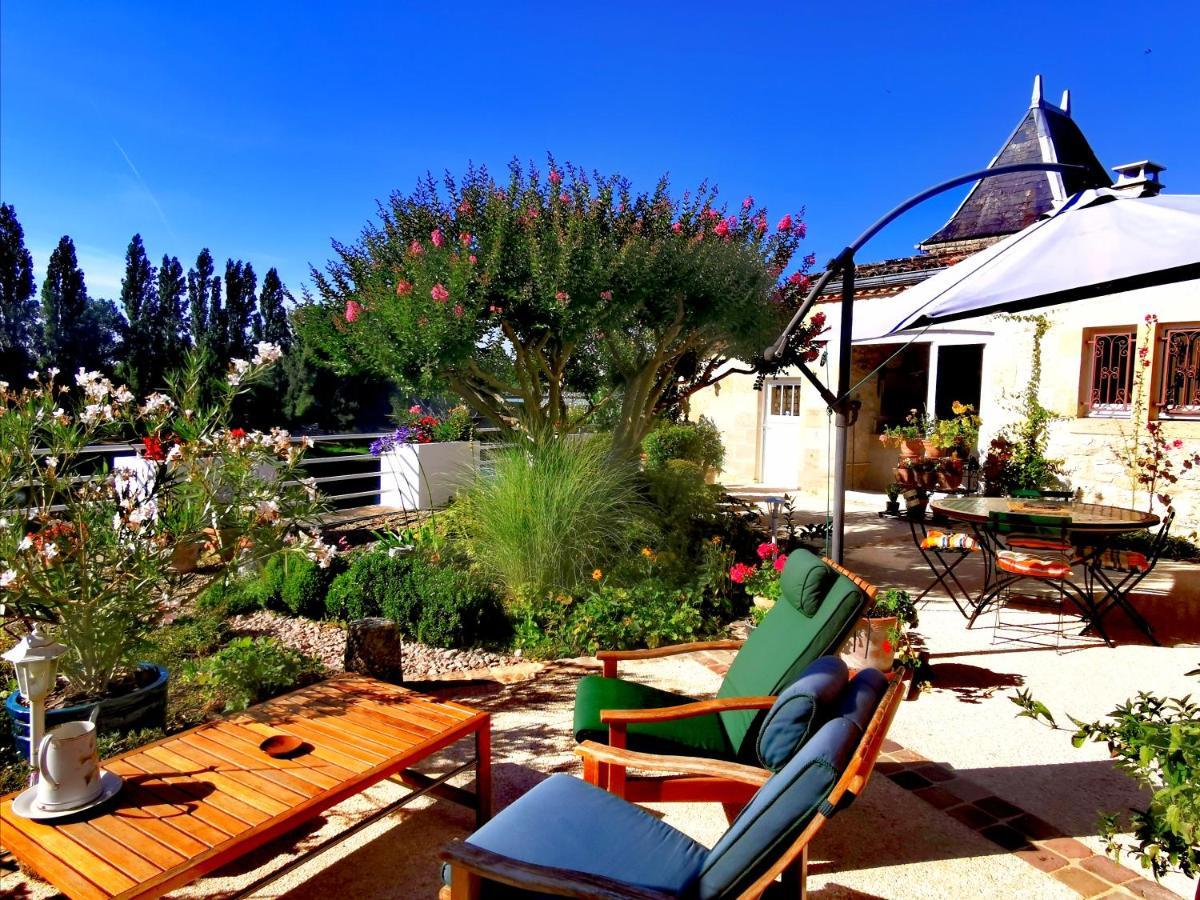 Bed and Breakfast Au Bord De L'Eau Pessac-sur-Dordogne Exterior foto